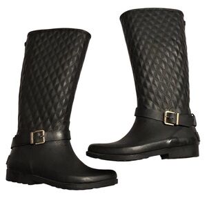 Guess women’s quilted rubber rain black boots size 6